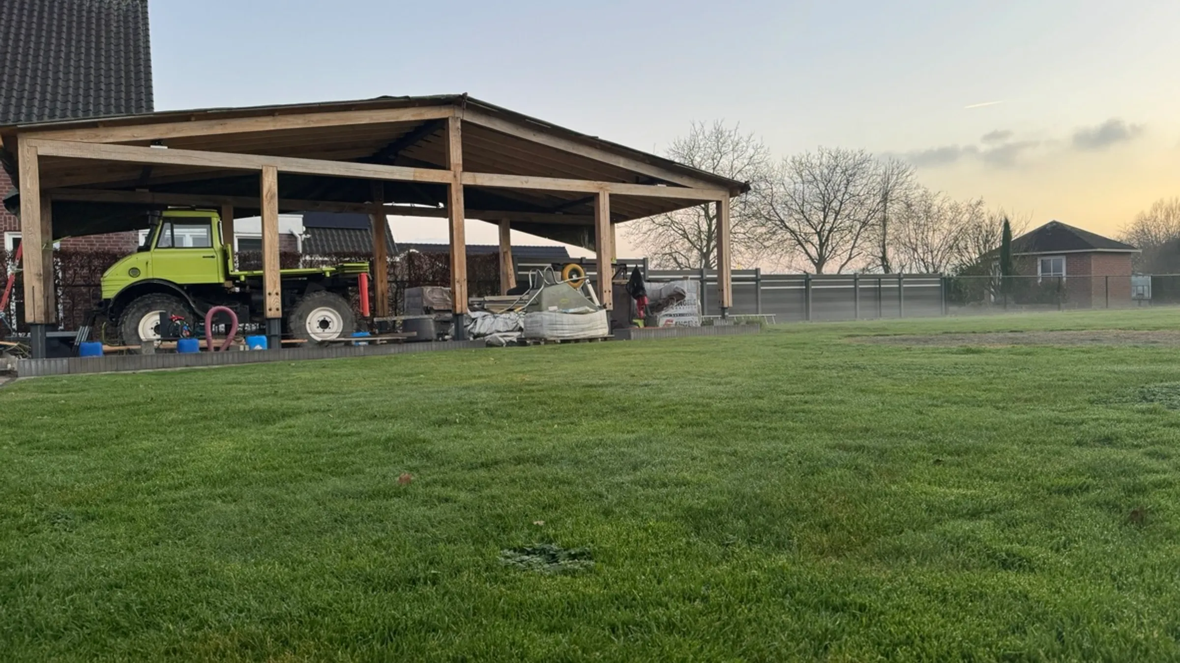 the shed being build